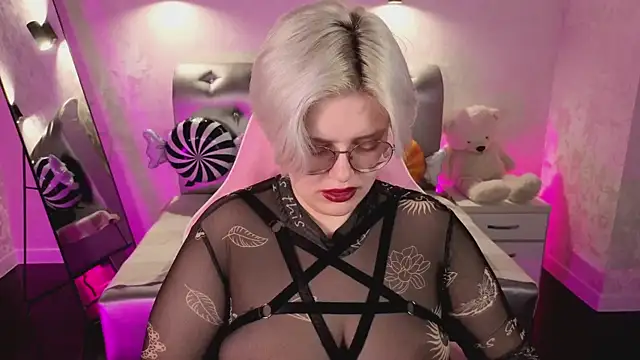 DominiqueSweetie online show from 10/31/25, 09:17