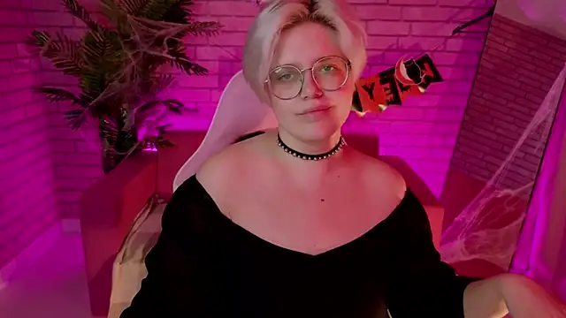 DominiqueSweetie online show from 10/30/25, 12:03