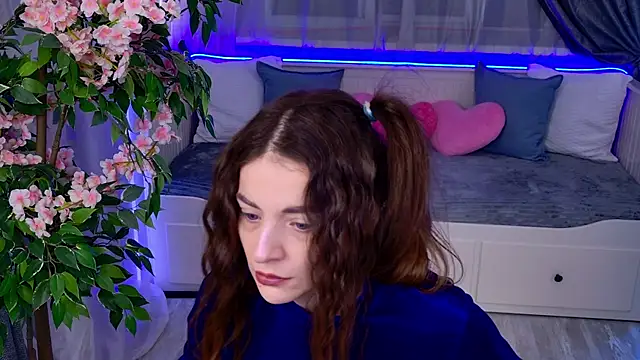 Snapshot of NikkaBush chatting on 10/16/25, 05:38 NikkaBush online show from 10/16/25, 05:38