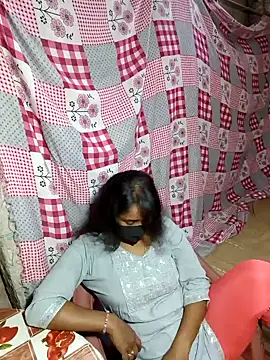 Snapshot of Your_seema_208 chatting on 10/03/25, 01:42 Your seema 208 online show from 10/03/25, 01:42
