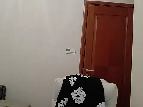 Snapshot of hangzi-0011 chatting on 10/03/25, 10:06 hangzi-0011 online show from 10/03/25, 10:06