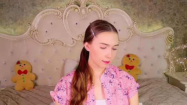 OliviaLay online show from 12/05/25, 11:20