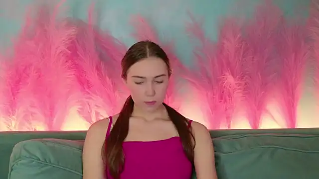 OliviaLay online show from 12/18/25, 11:14