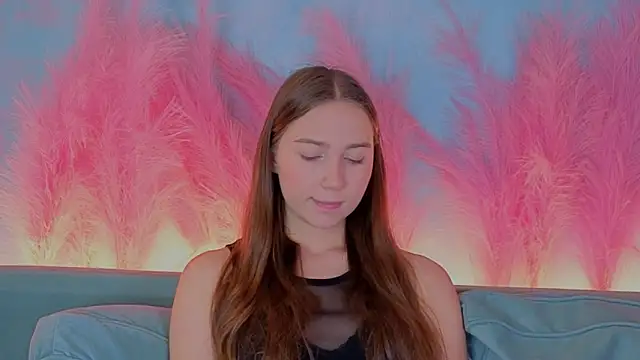 OliviaLay online show from 12/17/25, 11:04