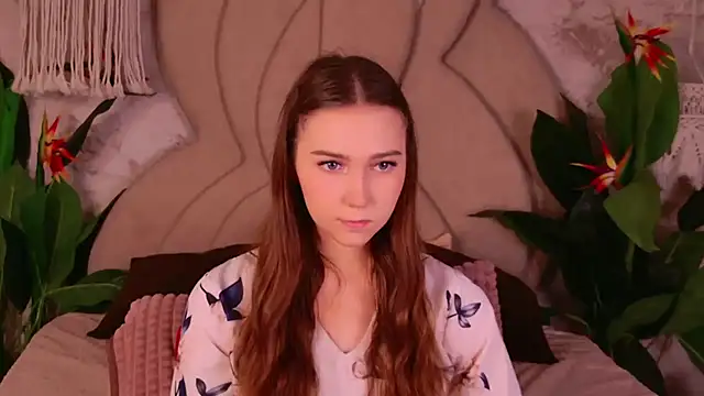 Snapshot of OliviaLay chatting on 11/07/25, 11:15 OliviaLay online show from 11/07/25, 11:15