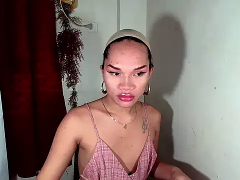 amandareddragon online show from 10/25/25, 05:17