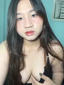 Sexy dancing girl online show from 10/24/25, 04:28