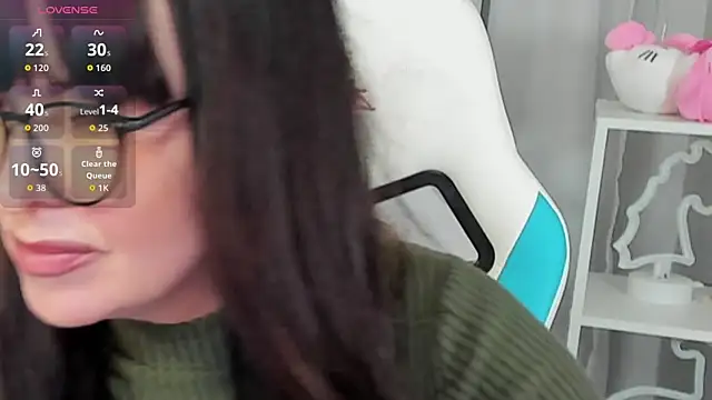 Snapshot of LindaRomero chatting on 10/04/25, 09:11 LindaRomero online show from 10/04/25, 09:11