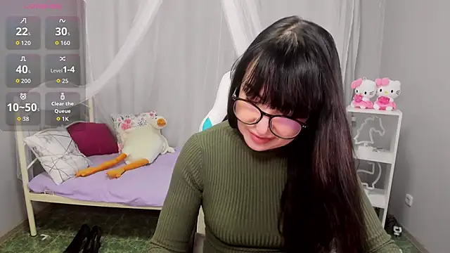 Snapshot of LindaRomero chatting on 11/04/25, 09:57 LindaRomero online show from 11/04/25, 09:57