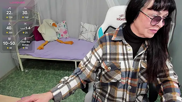 LindaRomero online show from 11/16/25, 09:36