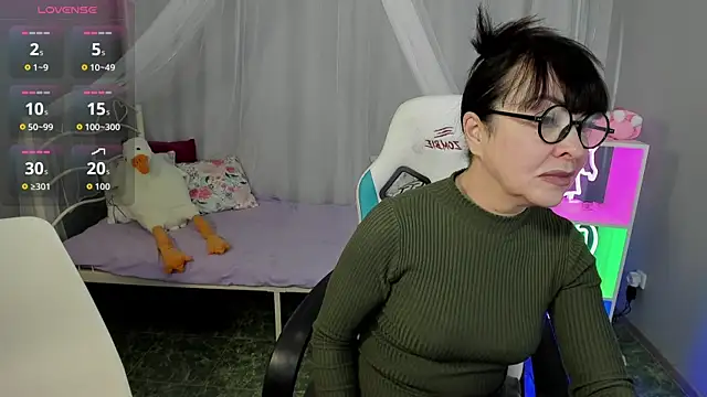 Snapshot of LindaRomero chatting on 10/08/25, 09:22 LindaRomero online show from 10/08/25, 09:22