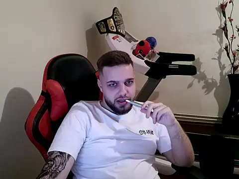 KingAdonisss online show from 10/17/25, 08:50