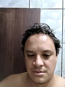 Snapshot of ricardaoandre_ chatting on 10/13/25, 04:14 ricardaoandre online show from 10/13/25, 04:14