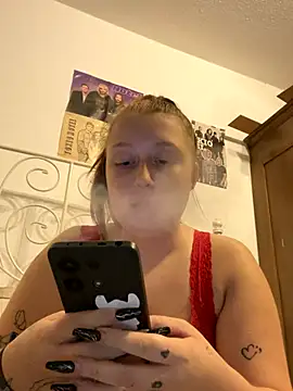 Snapshot of SweetieLina chatting on 10/13/25, 05:14 SweetieLina online show from 10/13/25, 05:14