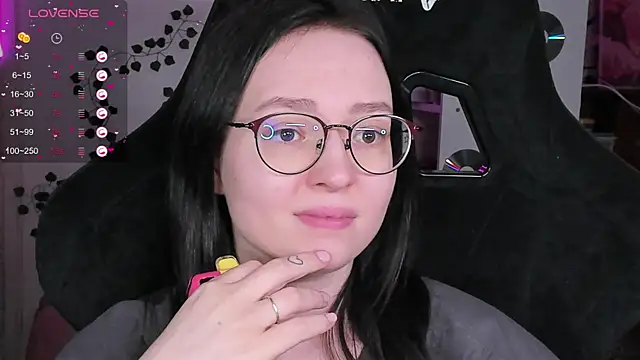 Snapshot of power_robynn chatting on 02/16/26, 05:33 power robynn online show from 02/16/26, 05:33