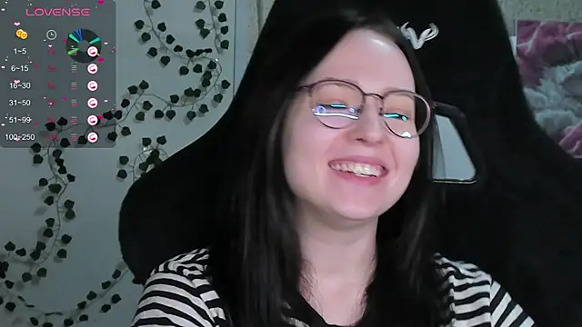 Snapshot of power_robynn chatting on 02/26/26, 03:23 power robynn online show from 02/26/26, 03:23