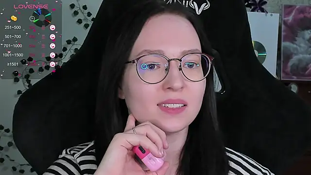 Snapshot of power_robynn chatting on 02/27/26, 06:41 power robynn online show from 02/27/26, 06:41