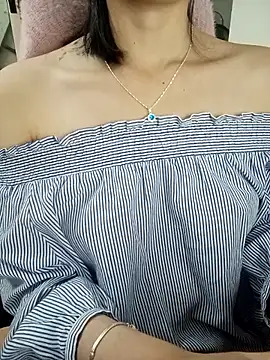 Snapshot of BiCute688 chatting on 11/22/25, 09:02 BiCute688 online show from 11/22/25, 09:02