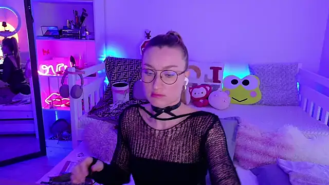 MysticRoxanne online show from 12/01/25, 08:15