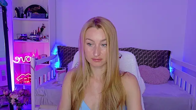 MysticRoxanne online show from 12/23/25, 06:56