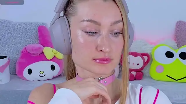 MysticRoxanne online show from 11/17/25, 08:29