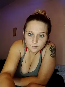 Queen2454 online show from 11/03/25, 08:18