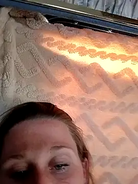 Queen2454 online show from 04/19/26, 01:39