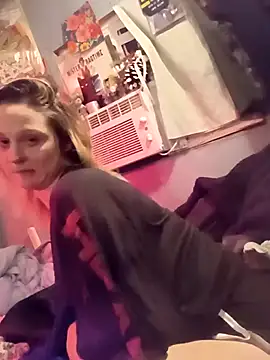 Queen2454 online show from 02/18/26, 10:01