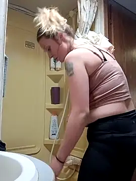 Queen2454 online show from 04/07/26, 06:21