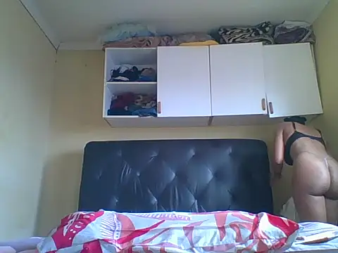 carrie tee online show from 11/04/25, 08:51