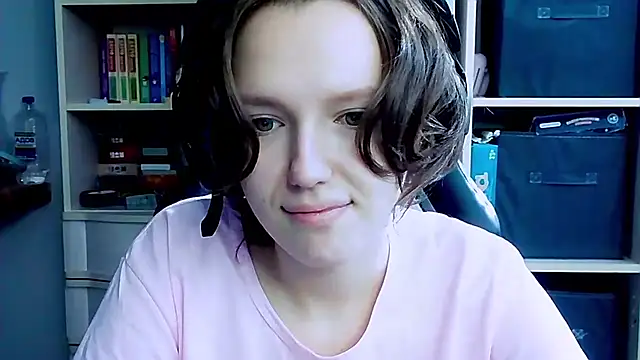 Snapshot of Diana-back chatting on 10/04/25, 06:59 Diana-back online show from 10/04/25, 06:59