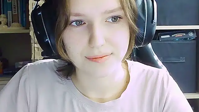 Snapshot of Diana-back chatting on 09/30/25, 06:08 Diana-back online show from 09/30/25, 06:08