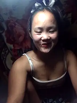 Snapshot of Alice_wo chatting on 10/17/25, 10:33 Alice wo online show from 10/17/25, 10:33