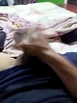 Snapshot of pipe2657 chatting on 12/18/25, 01:26 pipe2657 online show from 12/18/25, 01:26