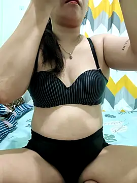 Snapshot of Seductive_ann chatting on 02/18/26, 05:09 Seductive ann online show from 02/18/26, 05:09