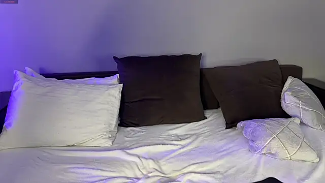 petalpage online show from 11/19/25, 02:00