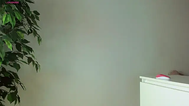 Snapshot of trixietaylor chatting on 10/05/25, 06:09 trixietaylor online show from 10/05/25, 06:09