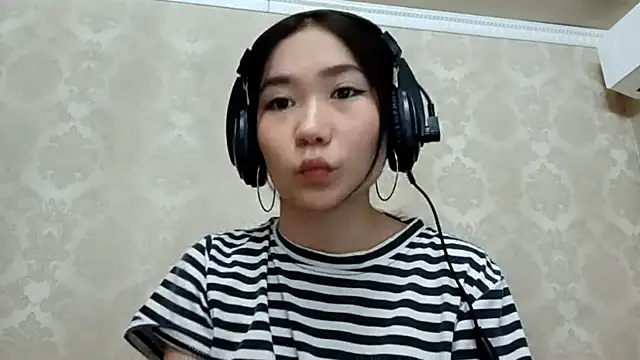 Snapshot of YukiShaapan chatting on 10/11/25, 12:06 YukiShaapan online show from 10/11/25, 12:06