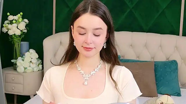 EvaSwen online show from 04/15/26, 05:57