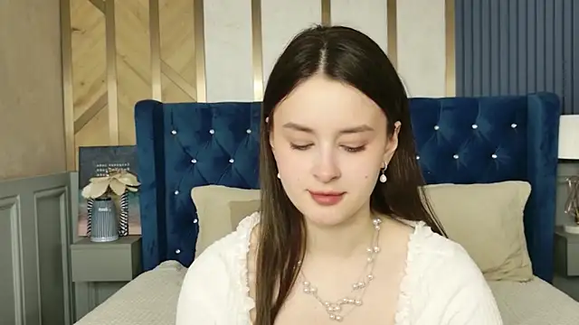 EvaSwen online show from 04/13/26, 06:45