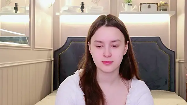 Snapshot of EvaSwen chatting on 07/05/26, 11:55 EvaSwen online show from 07/05/26, 11:55