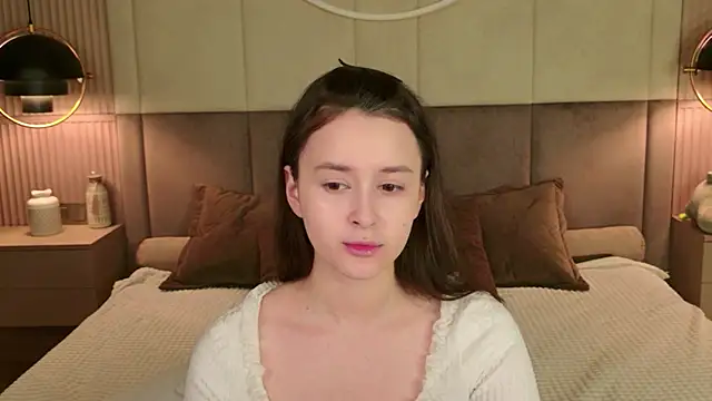 EvaSwen online show from 04/14/26, 04:01