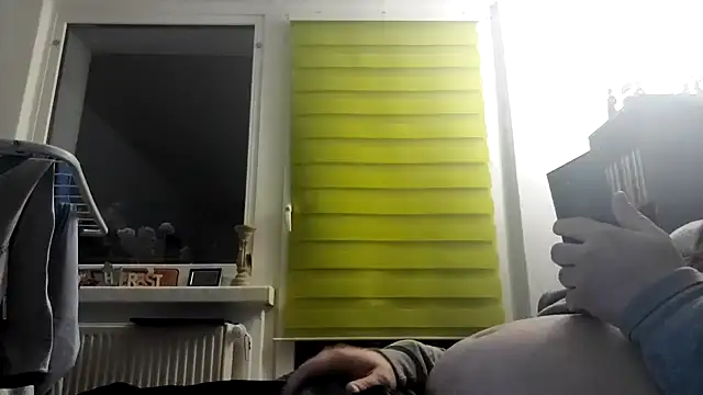 stivi2526 online show from 10/19/25, 08:11