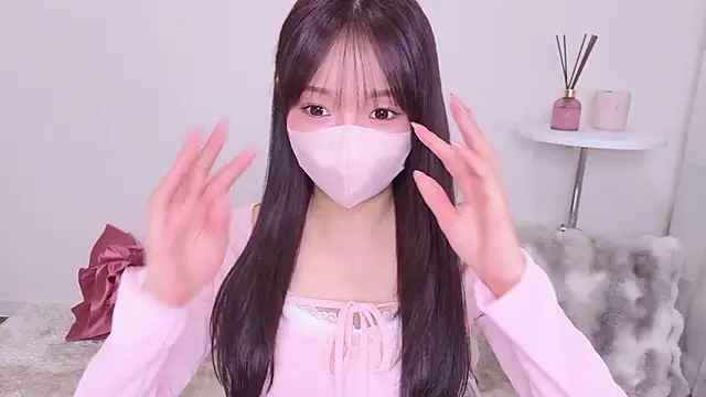 Snapshot of Seira__nn chatting on 02/21/26, 01:24 Seira nn online show from 02/21/26, 01:24