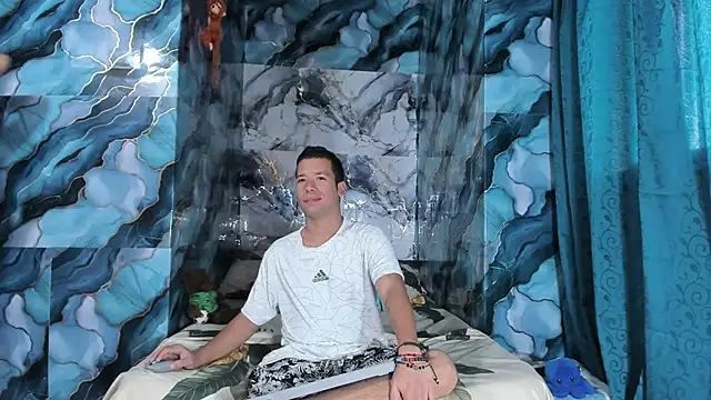 celesteyorucso1 online show from 10/11/25, 09:38