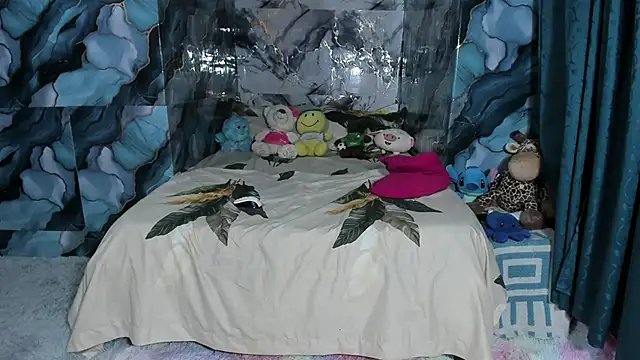 celesteyorucso1 online show from 11/17/25, 11:09