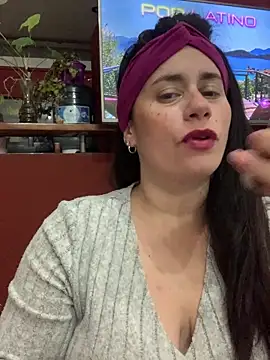 Amarteverdaderamente online show from 10/26/25, 02:12