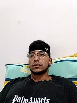 Snapshot of AlfalfaBoy chatting on 10/19/25, 12:35 AlfalfaBoy online show from 10/19/25, 12:35