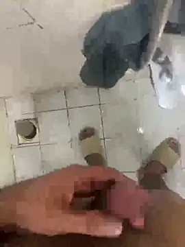 Snapshot of alwynu chatting on 02/27/26, 09:36 alwynu online show from 02/27/26, 09:36