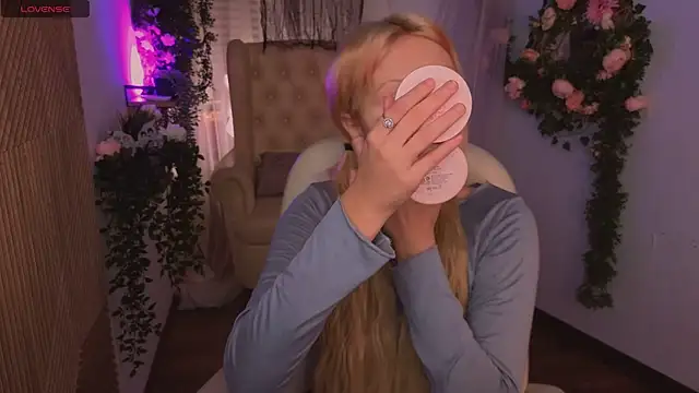 kitten murray  online show from 11/04/25, 05:33